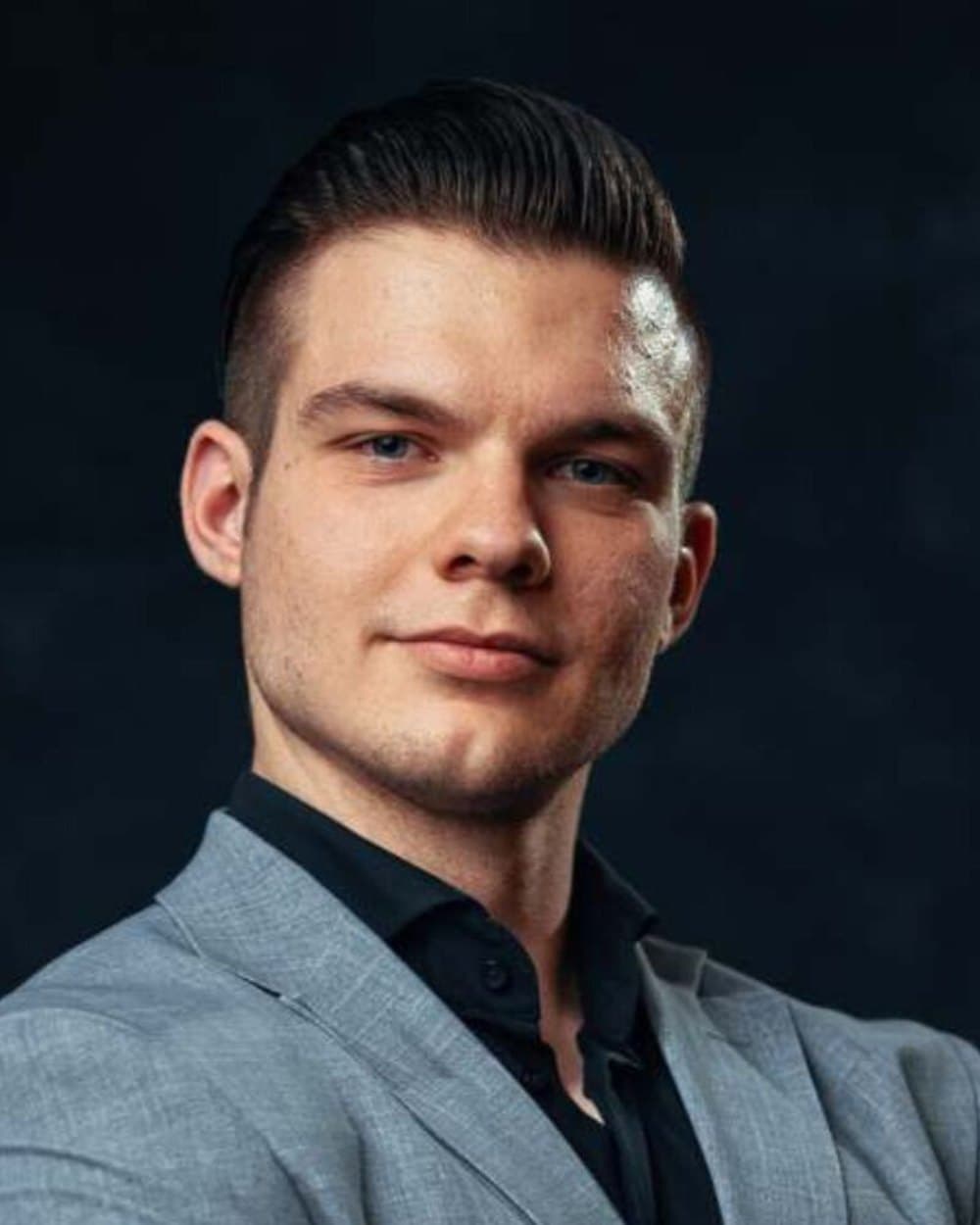 Porträt von Adrian Famula, Kompetenzteam der Akademie des deutschen Mittelstandes
